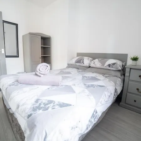Cheerful 3-Bedroom Home With Free Street Parking Belfast Exterior photo
