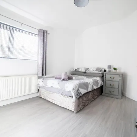 Cheerful 3-Bedroom Home With Free Street Parking Belfast Exterior photo