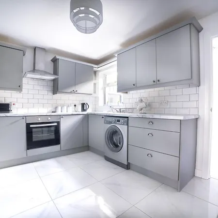 Cheerful 3-Bedroom Home With Free Street Parking Belfast Exterior photo
