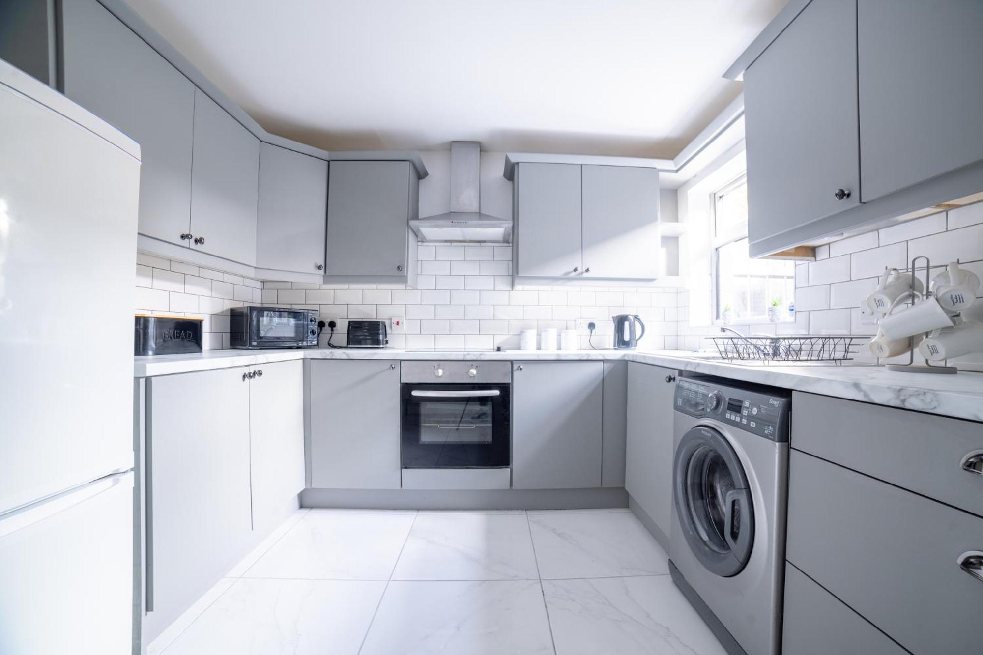 Cheerful 3-bedroom With Free Street Parking Апартаменты